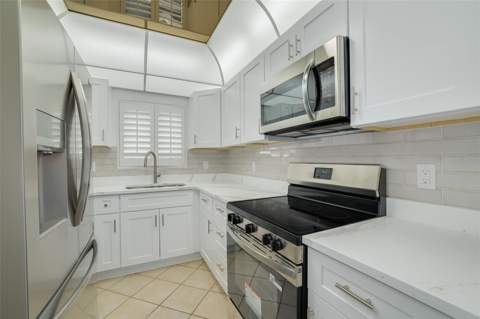 4550 Overlook Drive #152, St Petersburg FL - photo 13 of 46