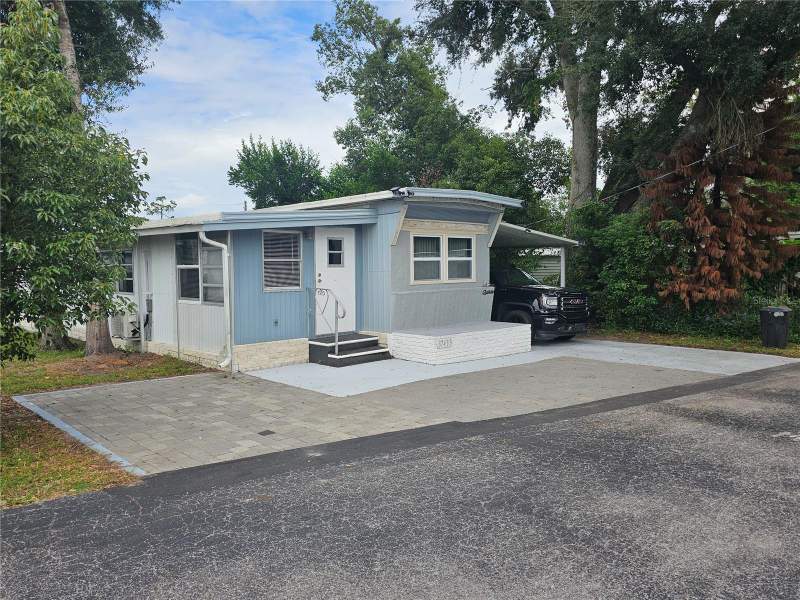2 bedroom Mobile Home at 37433 Hammond Drive, Zephyrhills Colony, Zephyrhills — photo 3