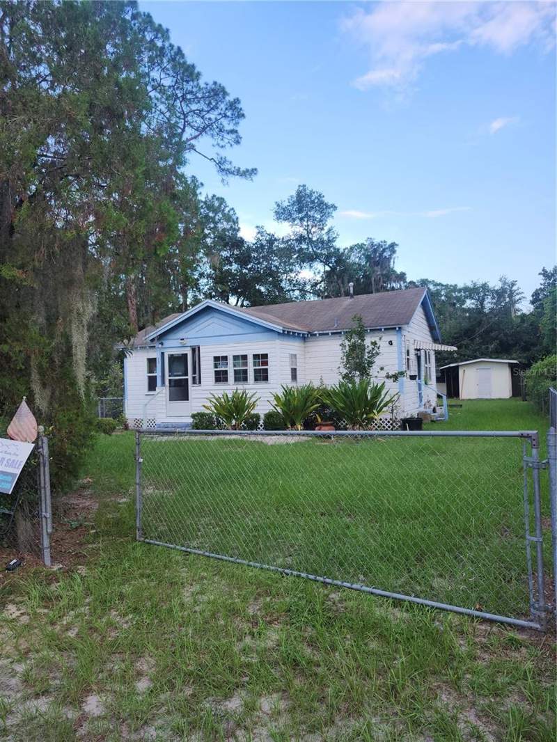 2 bedroom Single Family Residence at 1427 SE 1st Avenue, Lakeway Grove-In New Gv, Gainesville — photo 2