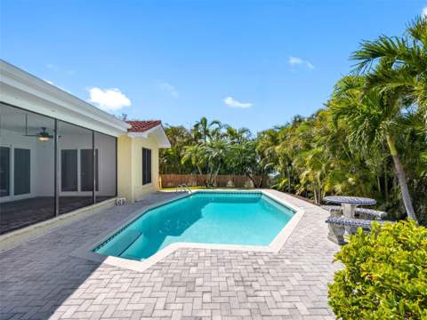 562 Johns Pass Avenue, Madeira Beach FL - photo 16 of 89