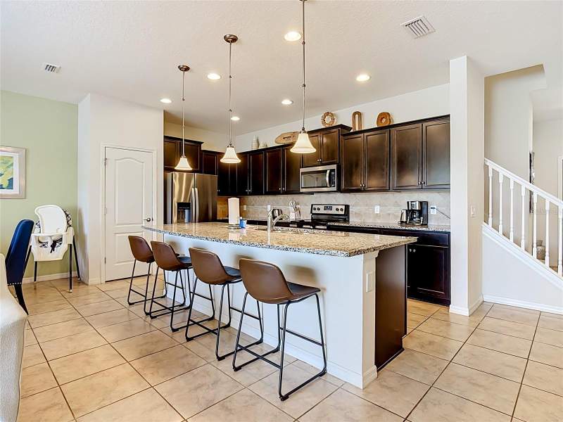 4 bedroom Townhouse at 8899 Geneve Ct, Windsor At Westside, Kissimmee — photo 4