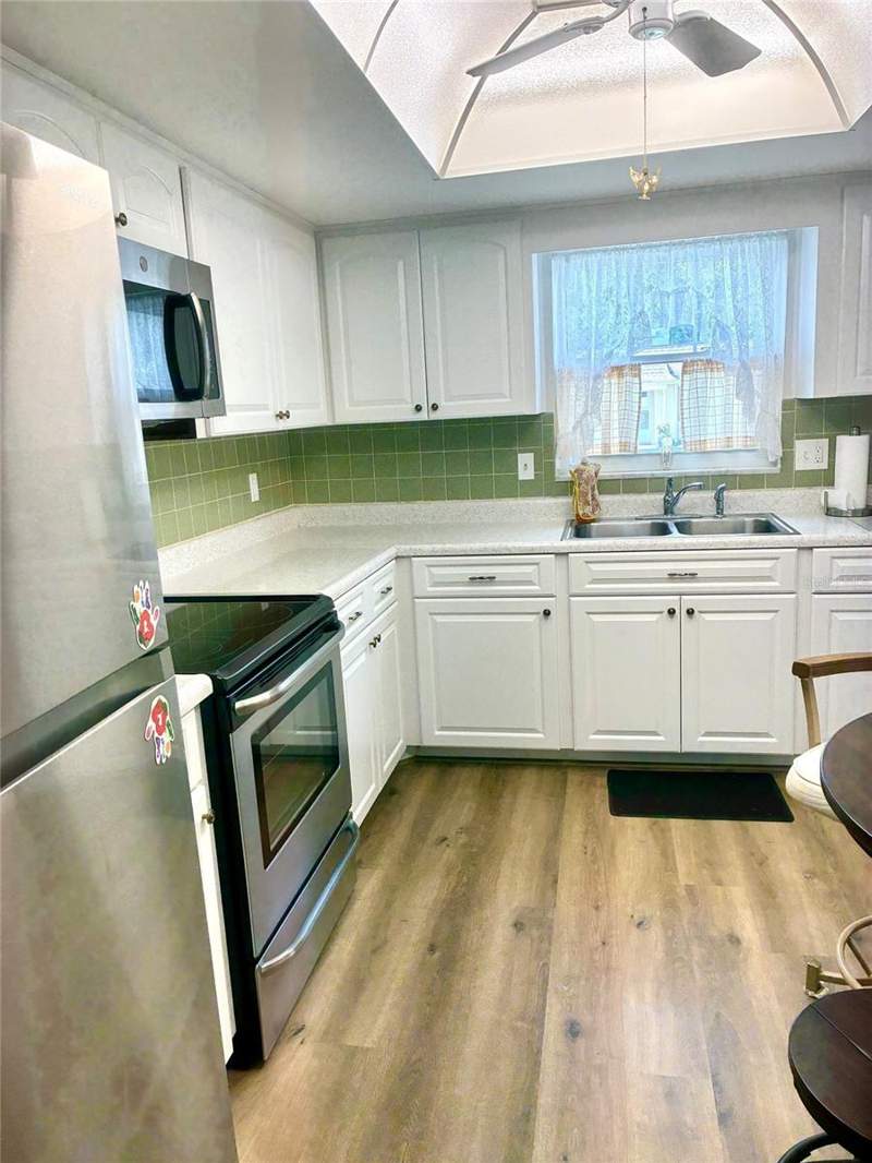 2 bedroom Villa at 1674 S Lake Avenue #6, Normandy Park South, Clearwater — photo 3