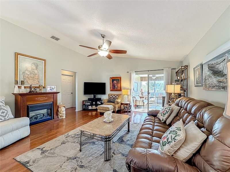 2 bedroom Single Family Residence at 4844 Heron Run Circle, Plantation At Leesburg Heron Run, Leesburg — photo 4