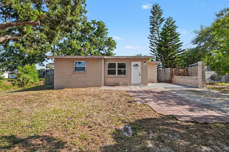 3 bedroom Single Family Residence at 10118 114th Terrace, Orange Lake Village, Largo — photo 1