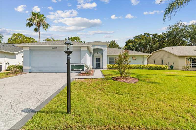 3 bedroom Single Family Residence at 10919 Trelain Way, Heritage Pines Village 06, Hudson — photo 1