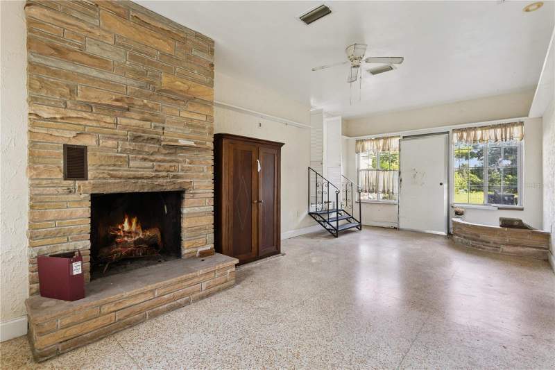 3 bedroom Single Family Residence at 1505 E Crooked Lake Drive, King Homestead, Eustis — photo 5