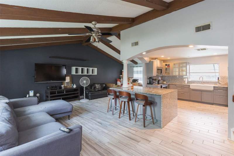 3 bedroom Single Family Residence at 1610 Burning Tree Lane, Brandon Country Estates Unit N, Brandon — photo 5