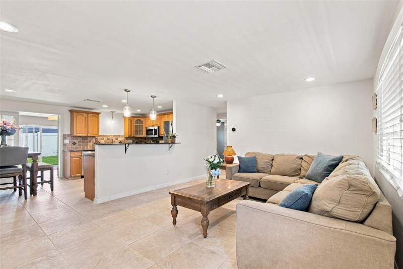 3 bedroom Single Family Residence at 8467 77TH AVENUE, BAYOU MANOR 1ST ADD, SEMINOLE — photo 2