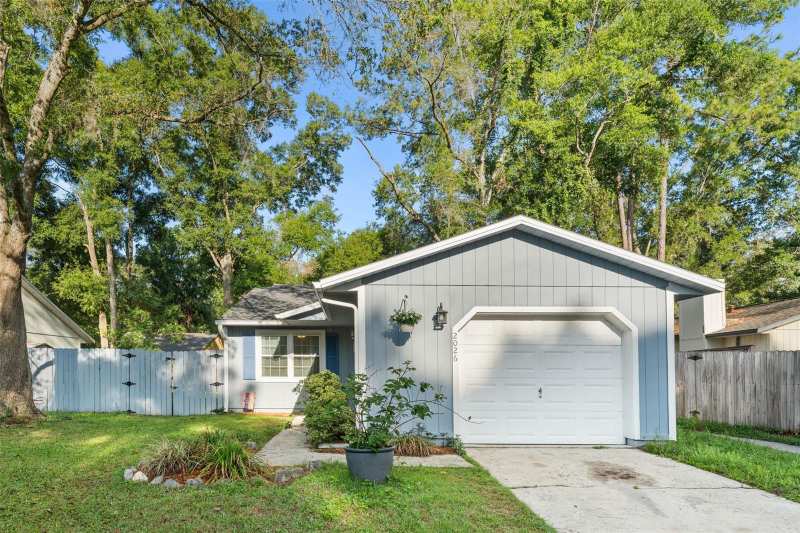 3 bedroom Single Family Residence at 2026 SW 73rd Street, Pepper Mill, Gainesville — photo 1