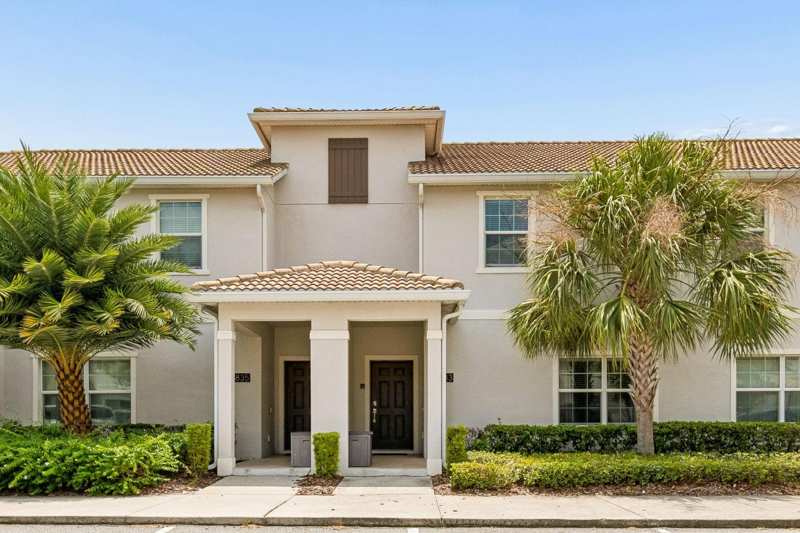 4 bedroom Townhouse at 4833 Romeo Circle, Storey Lake Ph 2, Kissimmee — photo 1
