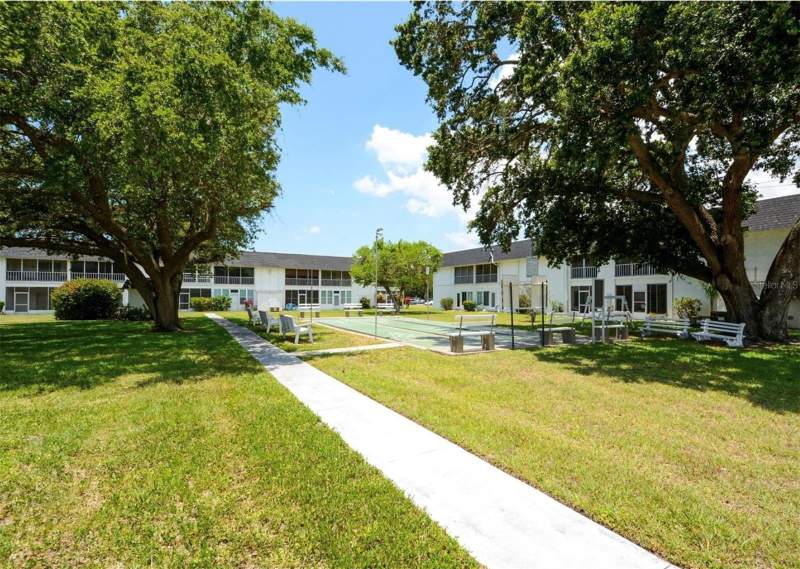 1 bedroom Condominium at 105 47th Avenue Drive #377, Burgundy Unit One, Bradenton — photo 2