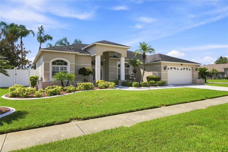 3 bedroom Single Family Residence at 8704 Cypress Lakes Boulevard, Cypress Lakes, New Port Richey — photo 2