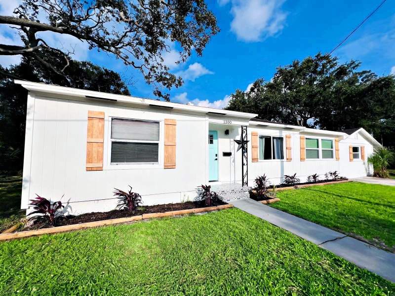 4 bedroom Single Family Residence at 1300 21st Street, Forest Hill, St Petersburg — photo 2