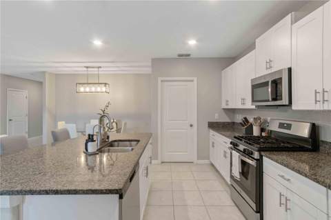 9440 Lemon Drop Loop, Sun City Center FL - photo 14 of 55