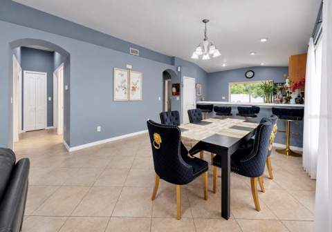 7746 Carriage Pointe Drive, Gibsonton FL - photo 9 of 24