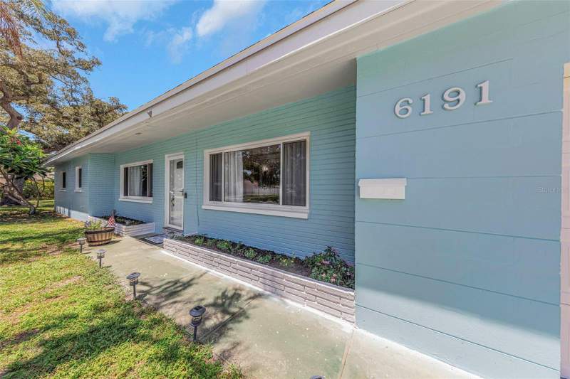 2 bedroom Single Family Residence at 6191 6th Avenue, Courts Rep, St Petersburg — photo 2