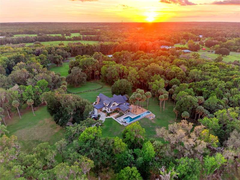 6 bedroom Farm at 7000 NW Hwy 320, Acrg Nonsub, Micanopy — photo 2