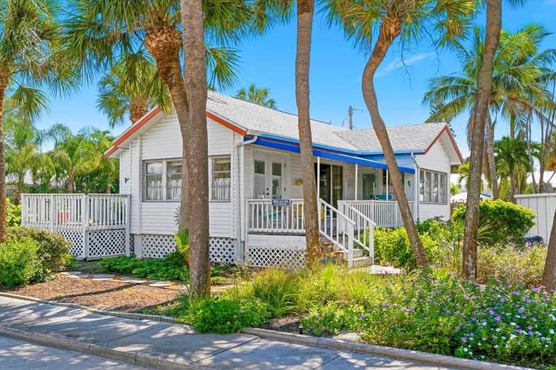 2 bedroom Single Family Residence at 106 14th Avenue, Websters Map Warren, St Pete Beach — photo 1