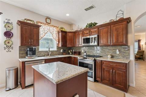9955 Medallion Bluff Lane, Orlando FL - photo 10 of 38
