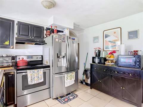 5942 20th Street, Zephyrhills FL - photo 9 of 36