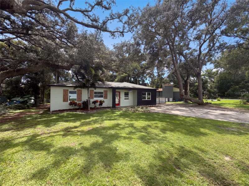 3 bedroom Single Family Residence at 10806 W Elbow Drive, Golfland Rev Blk 40, Tampa — photo 1