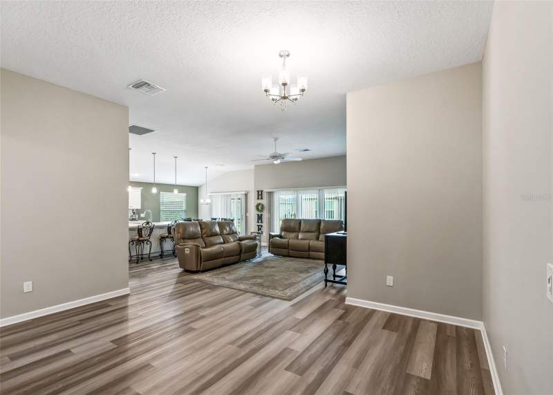 3 bedroom Single Family Residence at 621 Cherry Creek Way, The Villages, The Villages — photo 5