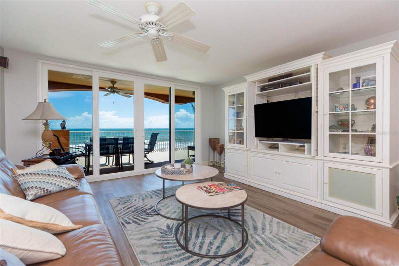 La Contessa Condo