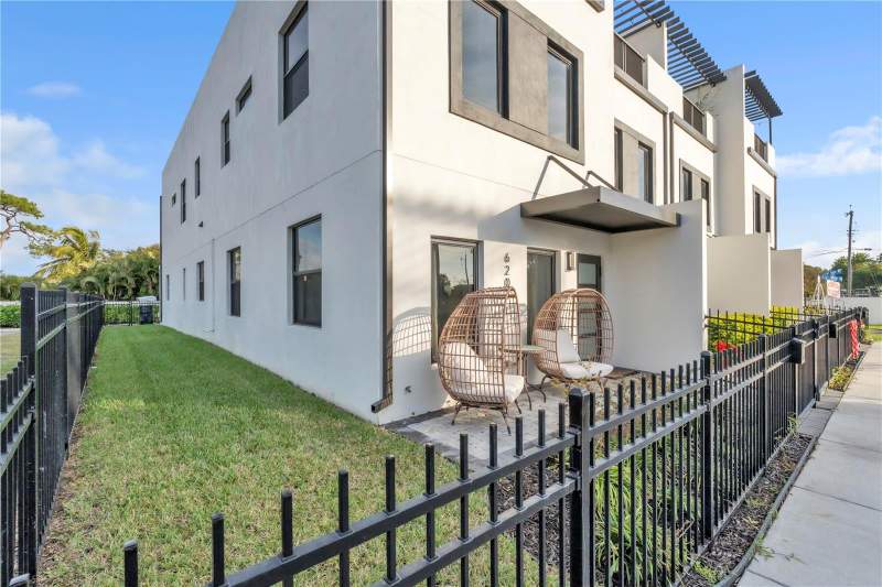 2 bedroom Townhouse at 6214 64TH WAY, LATITUDES IN THE PARK TWNHMS, PINELLAS PARK — photo 3