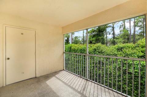 6635 Huntington Lakes Circle #202, Naples FL - photo 19 of 37