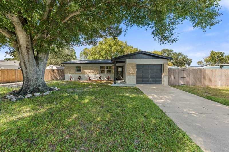 3 bedroom Single Family Residence at 14756 Mockingbird Lane, Twin Lakes Manor, Clearwater — photo 1