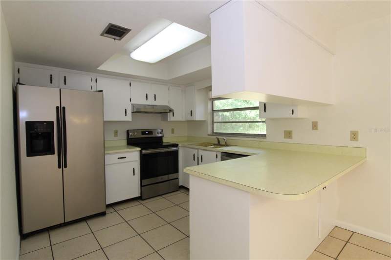 3 bedroom Single Family Residence at 932 N Fairbairn Drive, Deltona Lakes Unit 22, Deltona — photo 4