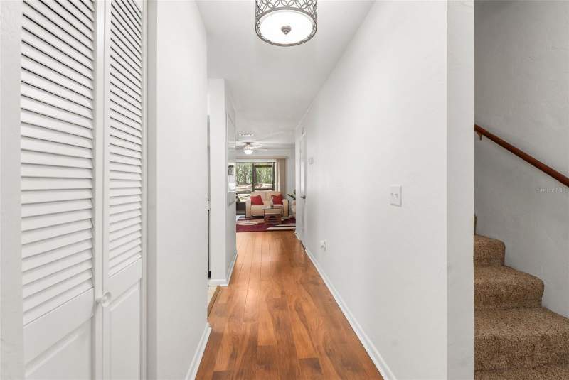 2 bedroom Condominium at 2735 SW 35th Place #903, Casablanca West, Gainesville — photo 2