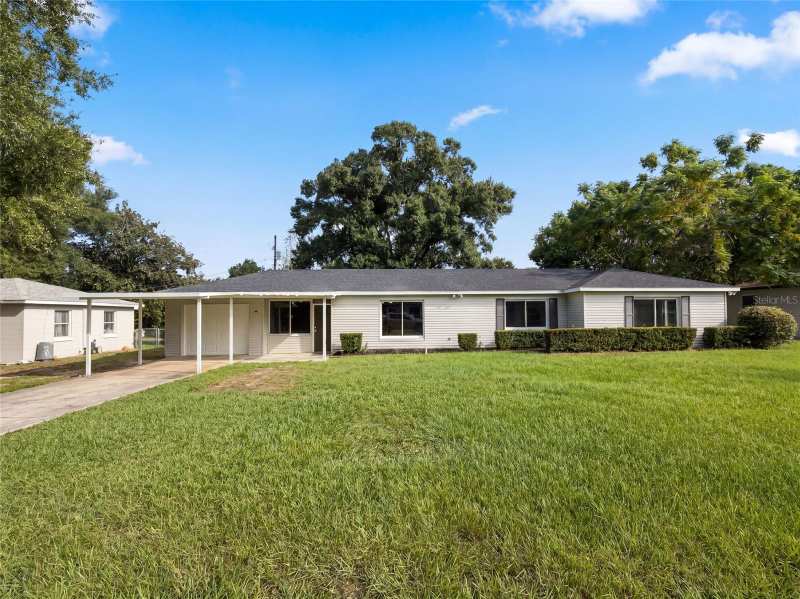 3 bedroom Single Family Residence at 411 W Seminole Avenue, Eustis, Eustis — photo 1