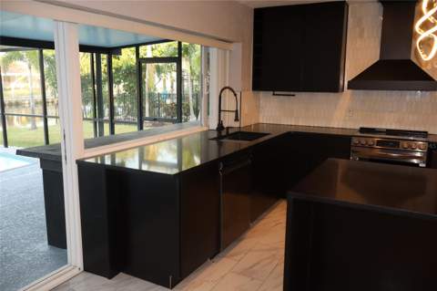 1019 Spindle Palm Way, Apollo Beach FL - photo 21 of 81