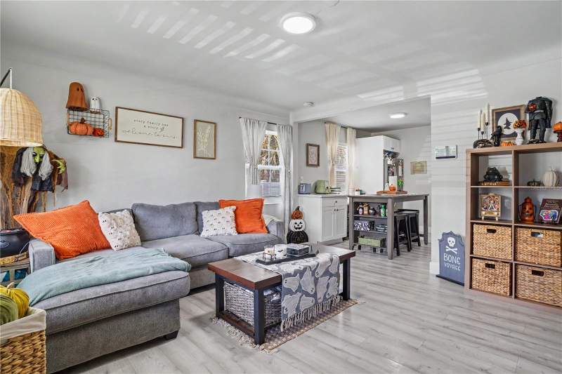 3 bedroom Single Family Residence at 4811 12th Avenue, Disston Heights, St Petersburg — photo 4