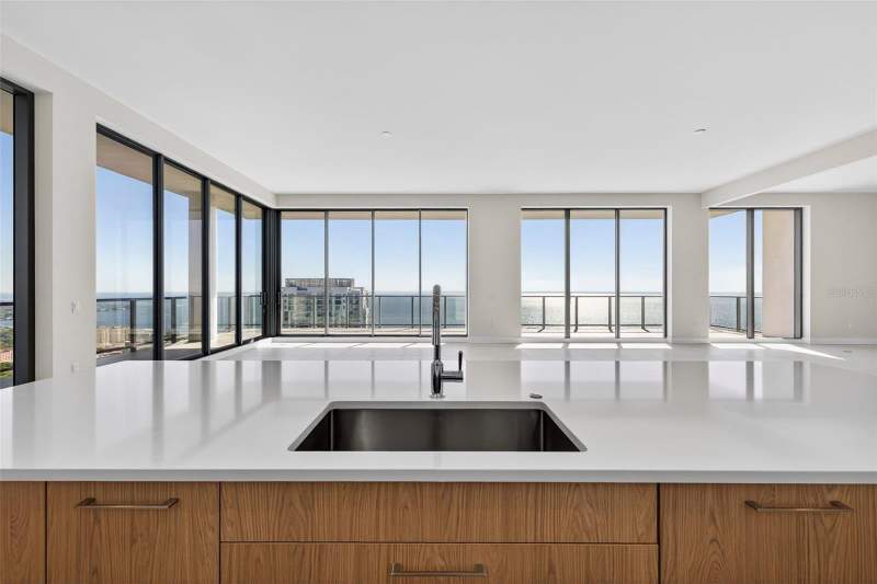 3 bedroom Condominium at 275 1st Avenue #4202, Art House, St Petersburg — photo 4