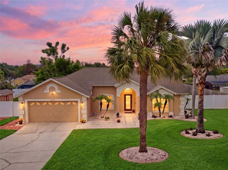 4 bedroom Single Family Residence at 13842 GREATER PINES BOULEVARD, GREATER PINES PH II SUB, CLERMONT — photo 1