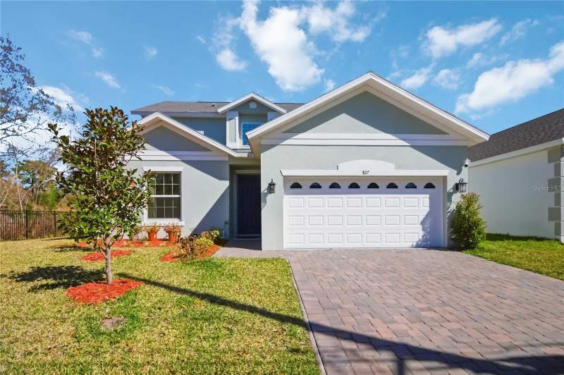 827 DENNIS AVENUE home for sale in Blue Diamond