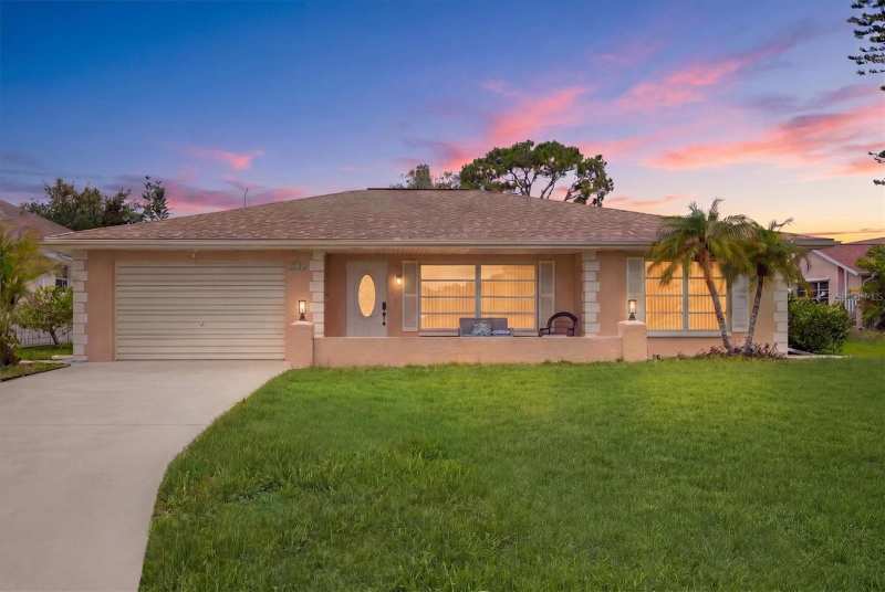 2 bedroom Single Family Residence at 320 San Rafael Avenue, Warm Mineral Spgs, North Port — photo 1