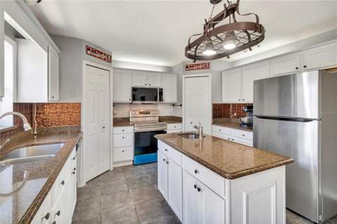 7642 Park Hill Avenue, Leesburg FL - photo 17 of 53