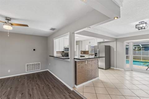 7111 Gateway Court, Tampa FL - photo 15 of 69