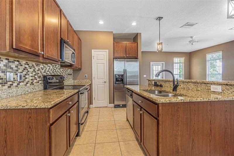 3 bedroom Townhouse at 4511 Legacy Park Drive, Legacy Park Twnhms, Tampa — photo 4