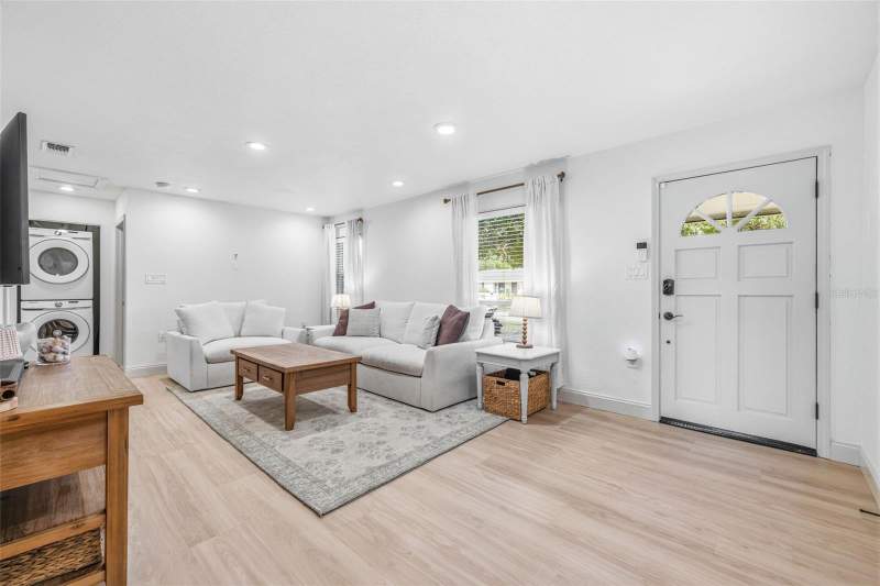 3 bedroom Single Family Residence at 3913 W Wallace Avenue, Gandy Manor Add, Tampa — photo 5