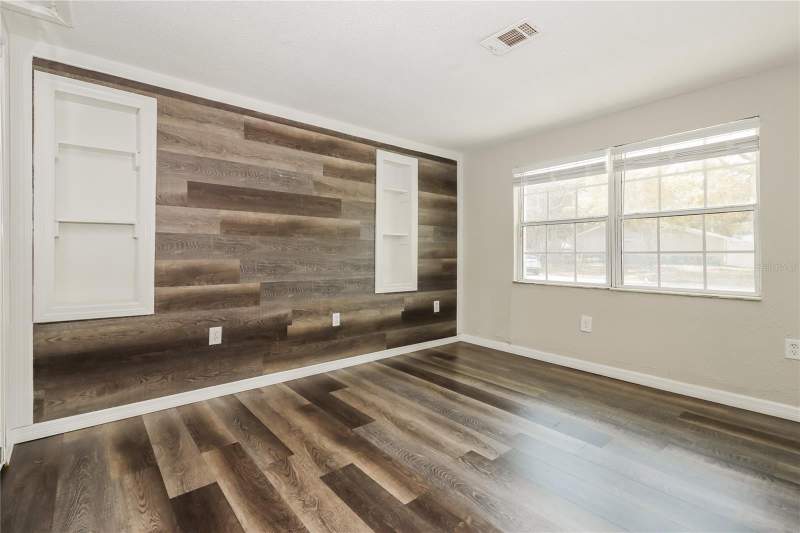4 bedroom Single Family Residence at 3147 36th Avenue, Ridge Crest, St Petersburg — photo 5