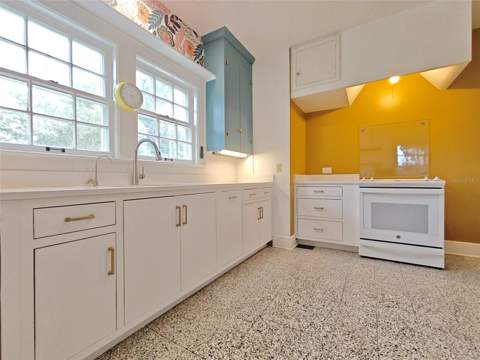 1326 NW 10th Avenue, Gainesville FL - photo 17 of 41