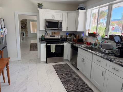 850 Mandalay Avenue, Clearwater Beach FL - photo 7 of 49