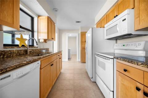 11639 Claremont Drive, Port Charlotte FL - photo 9 of 40
