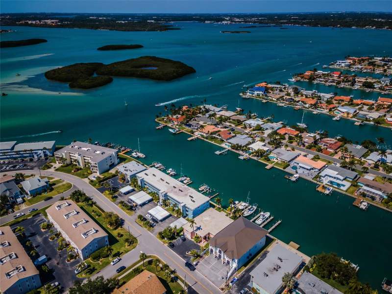 4 bedroom Townhouse at 12305 3rd Street #2, Capri Isle Townhomes, Treasure Island — photo 4