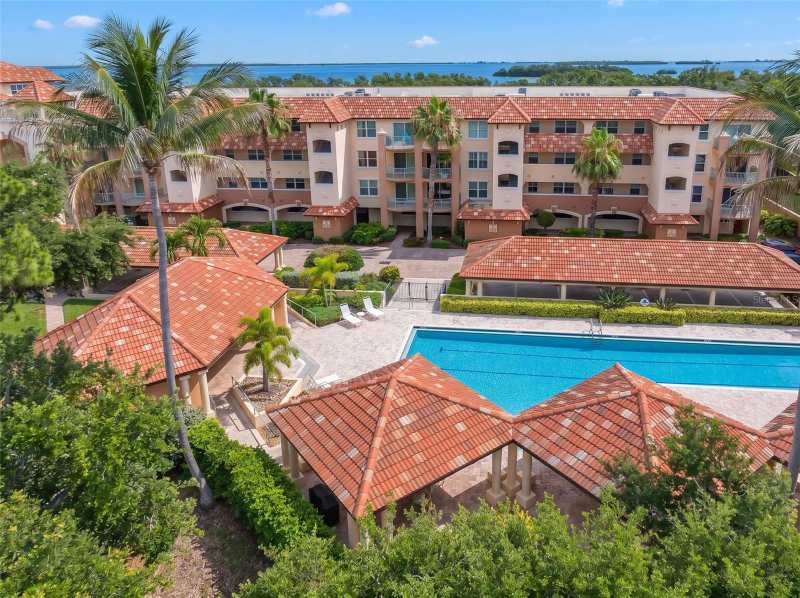 3 bedroom Condominium at 1695 Pinellas Bayway #D1, Hidden Lagoon At Arrowhead Point, Tierra Verde — photo 1