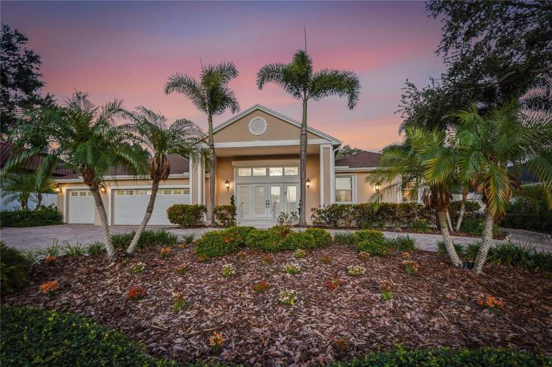 4 bedroom Single Family Residence at 121 Harbor View Lane, Harbor Bluffs Sec 1, Belleair Bluffs — photo 2